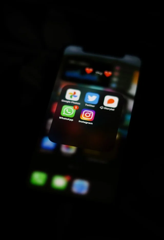 Apps & Social Media